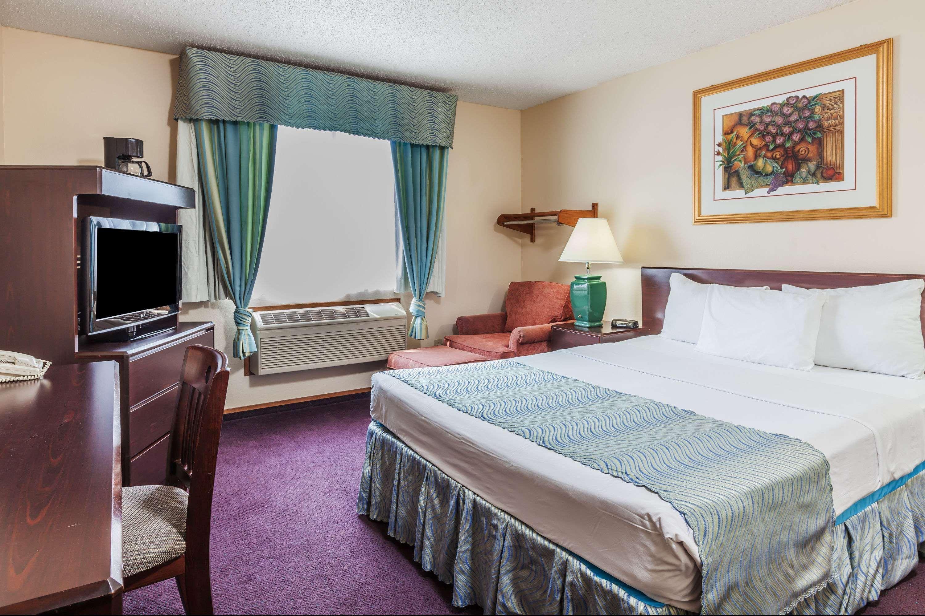 Отель Super 8 By Wyndham Irving Dfw Airport/South Экстерьер фото